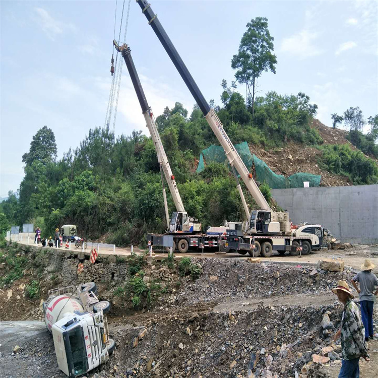 涞水县汽车掉沟里叫吊车救援要多少钱